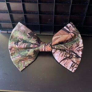 Teal tree bow